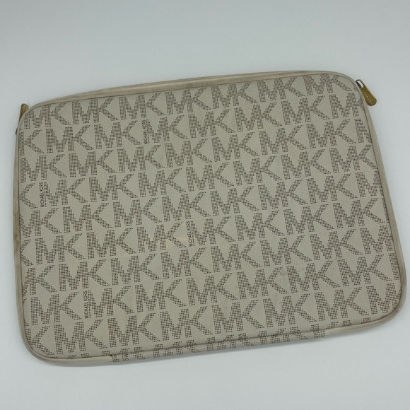 Michael Kors Laptop Case - Picture 9 of 14